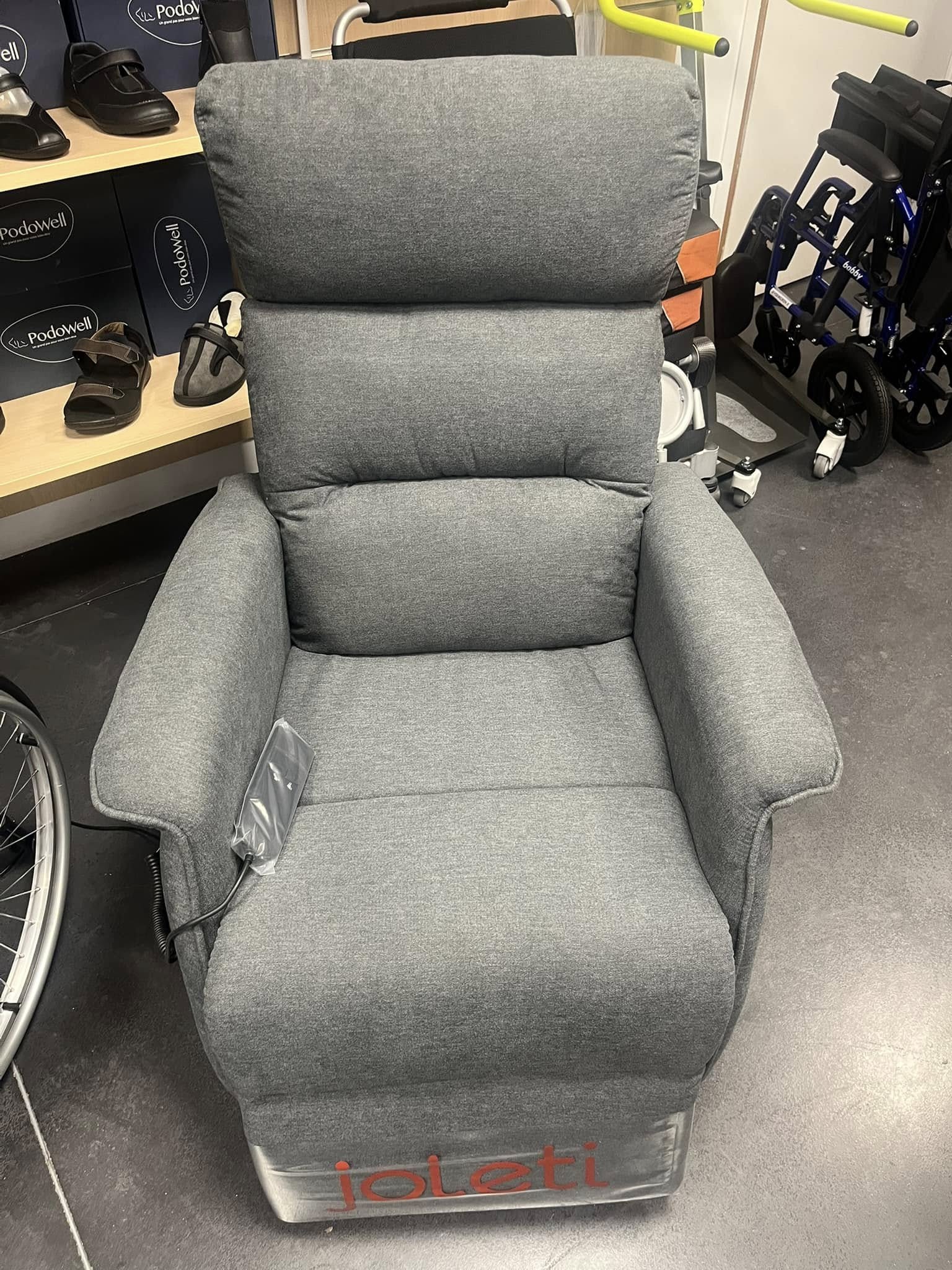 Nouveau fauteuil inclinable électrique avec fonction de leva Nouveau fauteuil inclinable électrique avec fonction de leva
